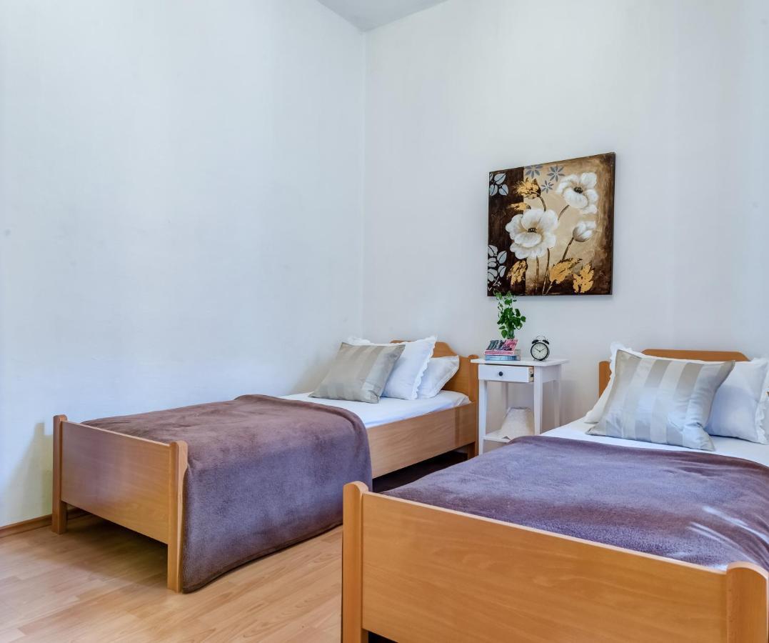 Apartments Bralic Vis Kültér fotó
